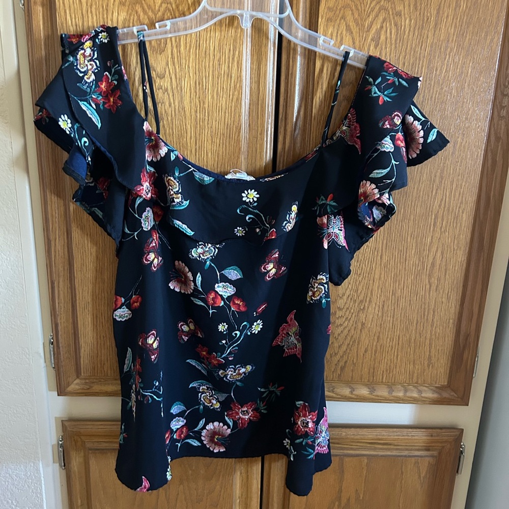 Floral Black Ruffle Sleeve Top